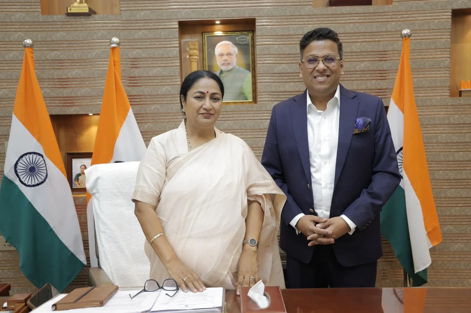 Advancing Integrative Cancer Care: Dr. Tarang Krishna Meets Delhi CM Rekha Gupta
